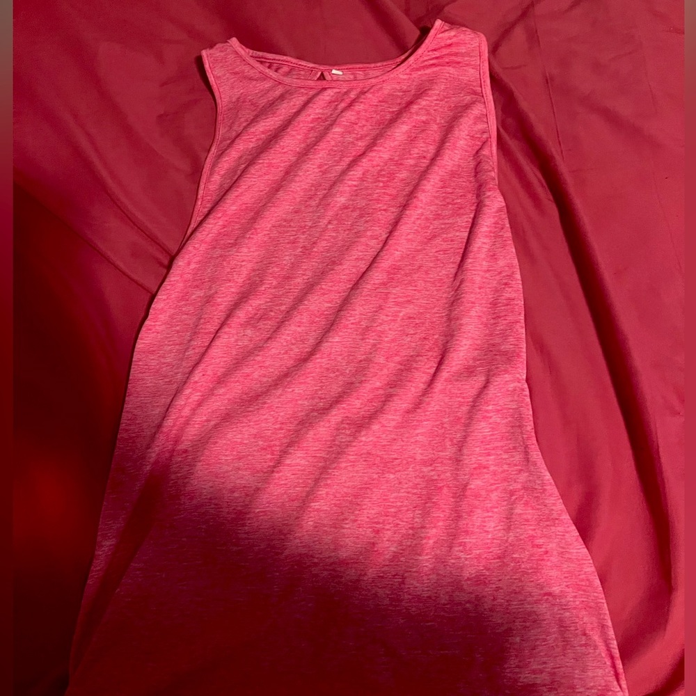 Women’s medium tank top open back